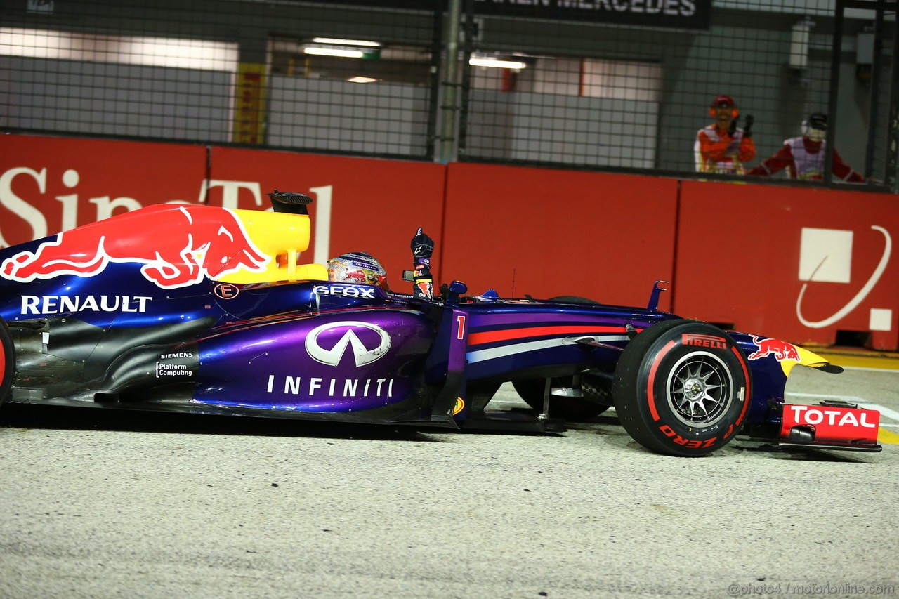 GP SINGAPORE, 22.09.2013- Gara,  Sebastian Vettel (GER) Red Bull Racing RB9