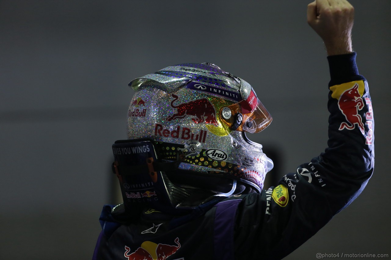 GP SINGAPORE, 22.09.2013- Gara,  Sebastian Vettel (GER) Red Bull Racing RB9 celebrates the win of the race