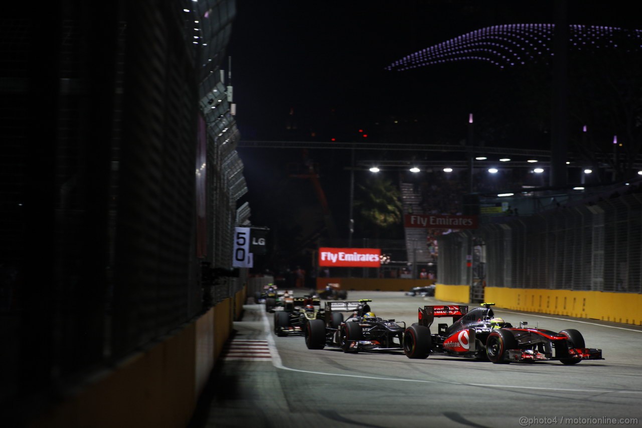 GP SINGAPORE, 22.09.2013- Gara,  Sergio Perez (MEX) McLaren MP4-28