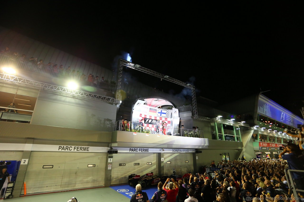 GP SINGAPORE, 22.09.2013- Podium, winner Sebastian Vettel (GER) Red Bull Racing RB9, 2nd Fernando Alonso (ESP) Ferrari F138, 3rd Kimi Raikkonen (FIN) Lotus F1 Team E21