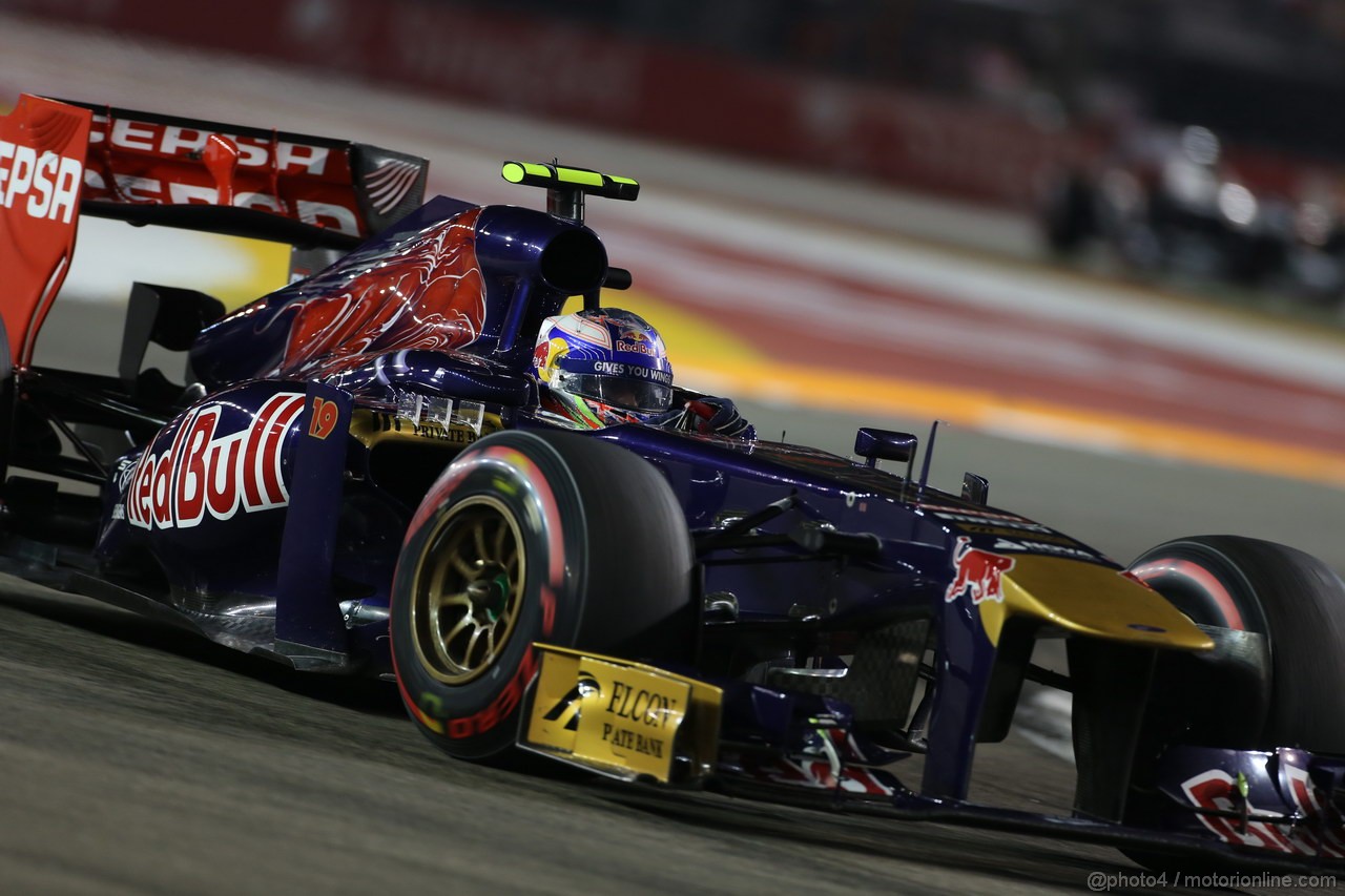 GP SINGAPORE, 22.09.2013- Gara,  Daniel Ricciardo (AUS) Scuderia Toro Rosso STR8