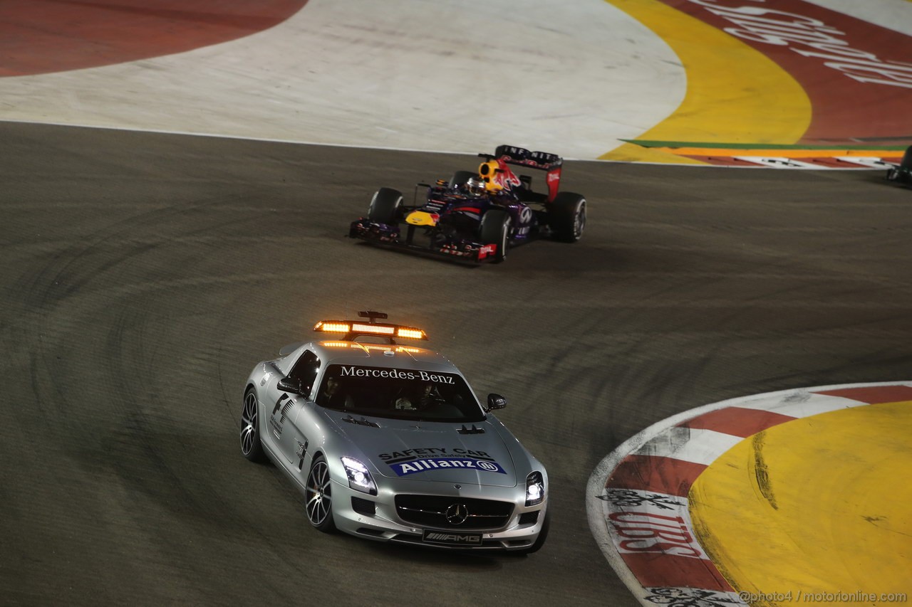 GP SINGAPORE, 22.09.2013- Gara,  SafetyCar in action