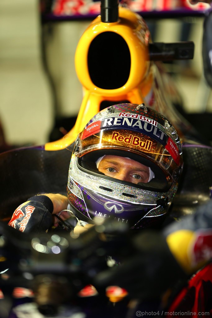 GP SINGAPORE, 22.09.2013- Gara,  Sebastian Vettel (GER) Red Bull Racing RB9