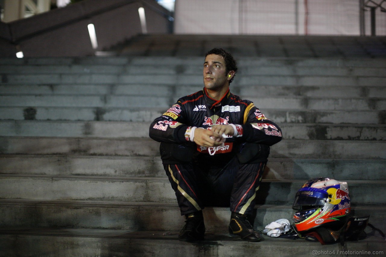 GP SINGAPORE, 22.09.2013- Gara,  Daniel Ricciardo (AUS) Scuderia Toro Rosso STR8 after the crash