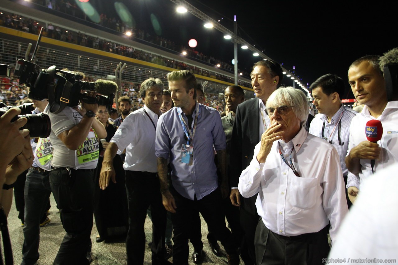 GP SINGAPORE, 22.09.2013- Bernie Ecclestone (GBR), President e CEO of Formula One Management e David Beckham (GBR) soccer player