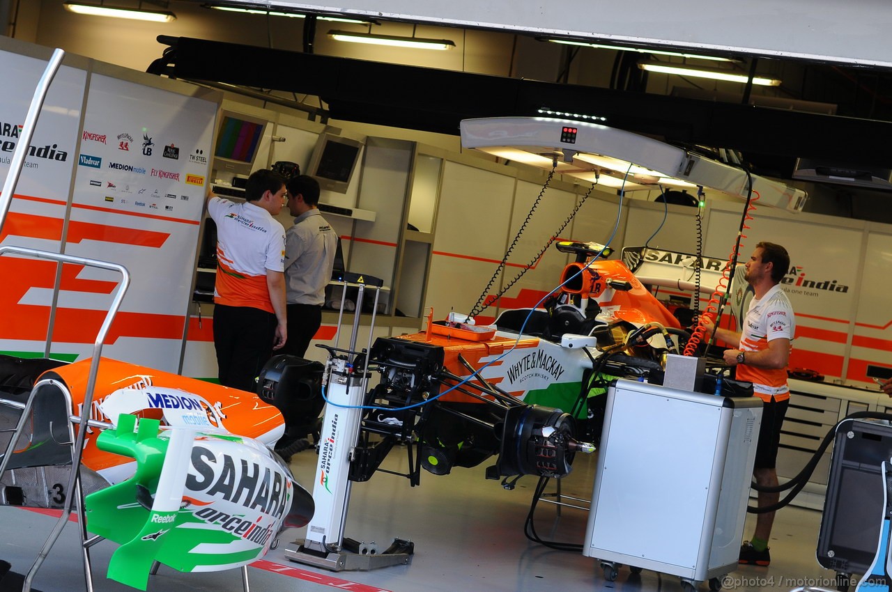 GP SINGAPORE, 19.09.2013- Force India Garage