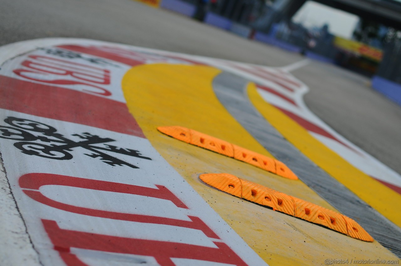 GP SINGAPORE, 19.09.2013- Kerb