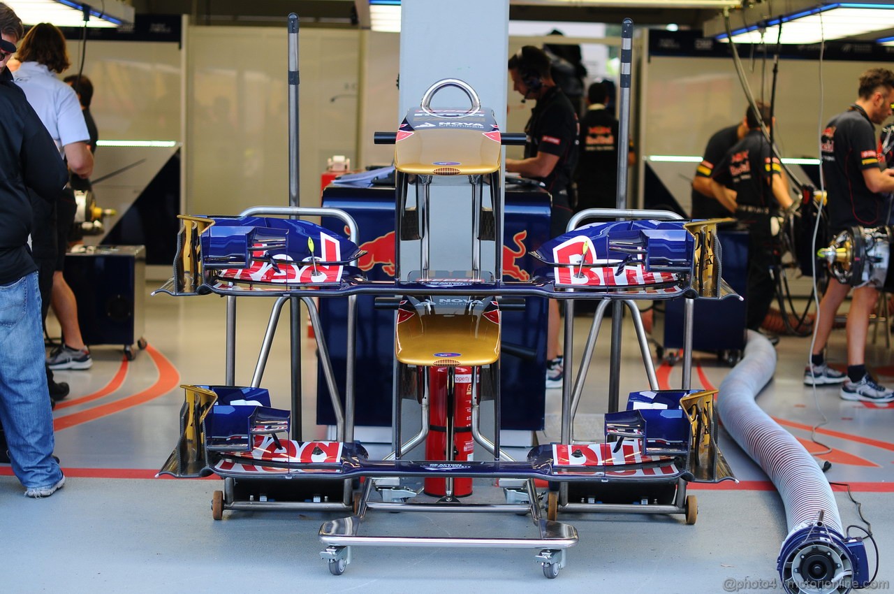 GP SINGAPORE, 19.09.2013- Toro Rosso front wing