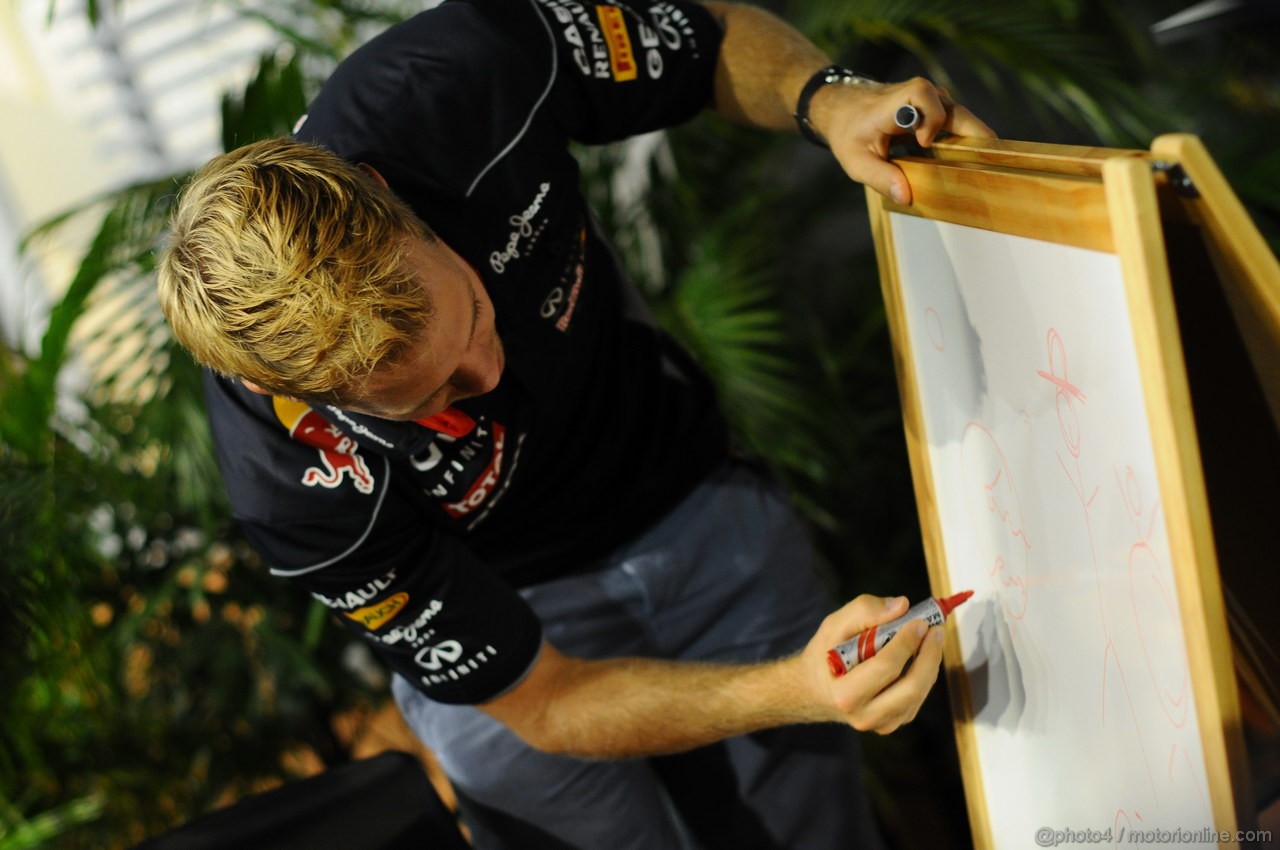 GP SINGAPORE, 19.09.2013- Sebastian Vettel (GER) Red Bull Racing RB9 