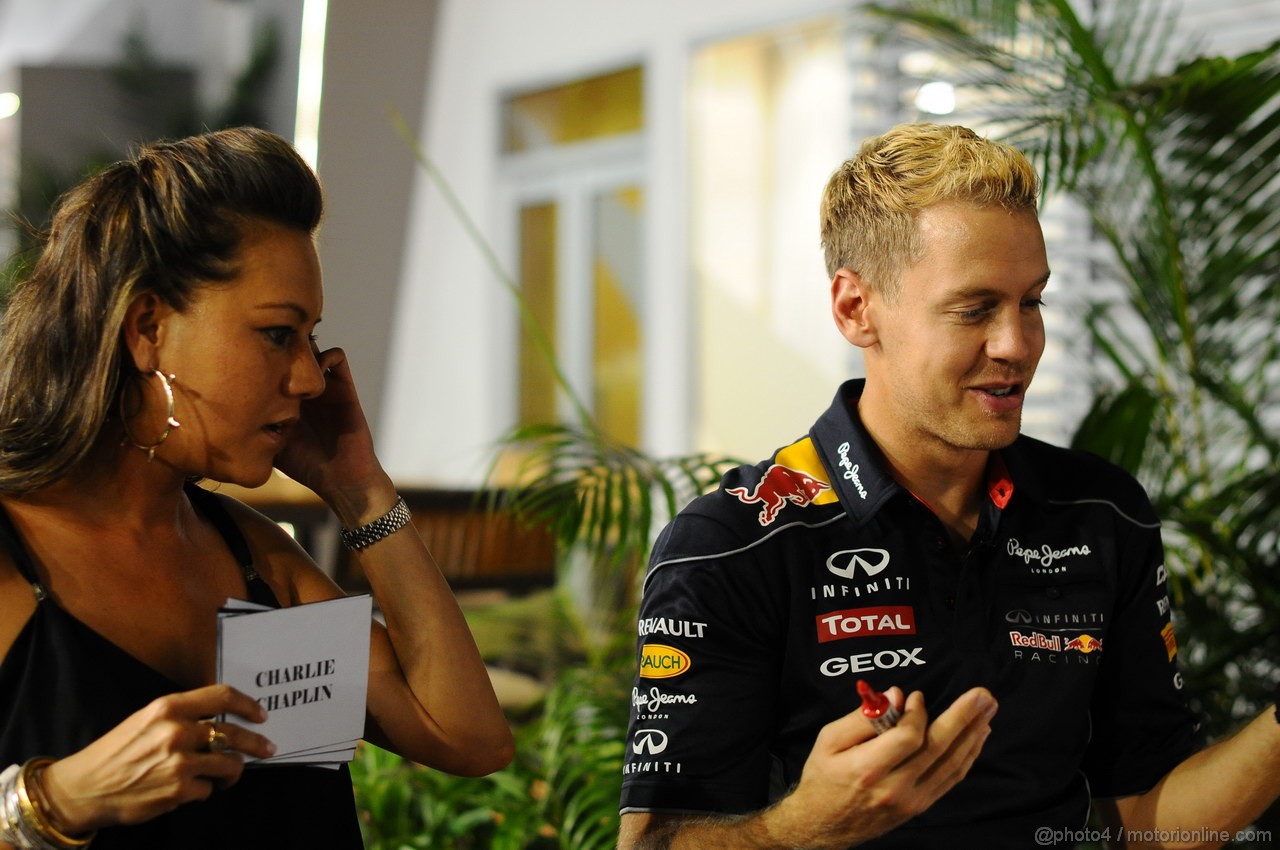 GP SINGAPORE, 19.09.2013- Sebastian Vettel (GER) Red Bull Racing RB9 
