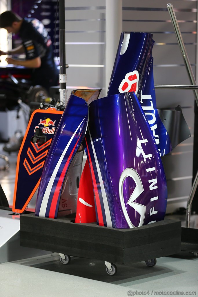 GP SINGAPORE, 19.09.2013- Redbull F1 Garage
