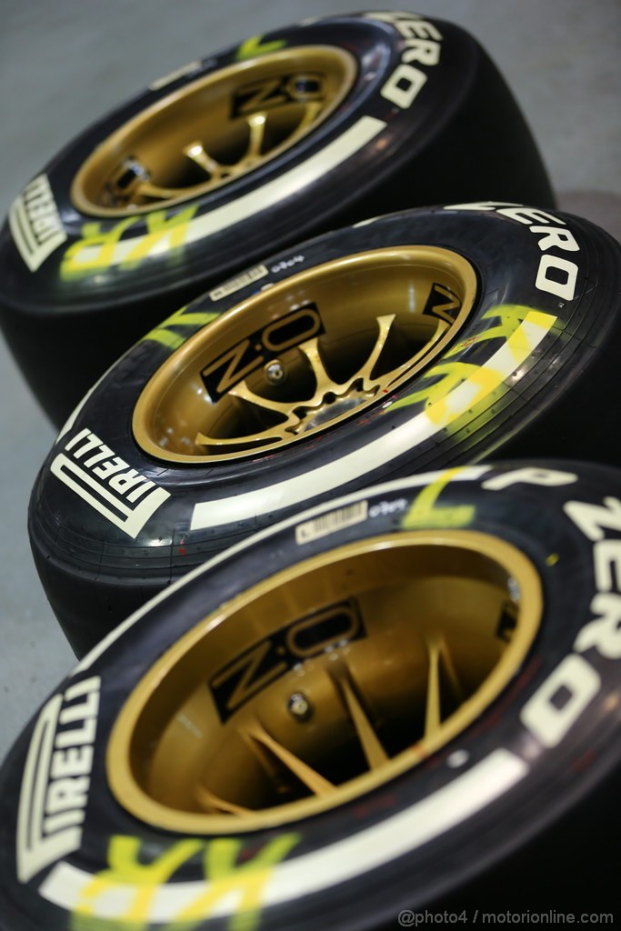 GP SINGAPORE, 19.09.2013- Tires e OZ wheels