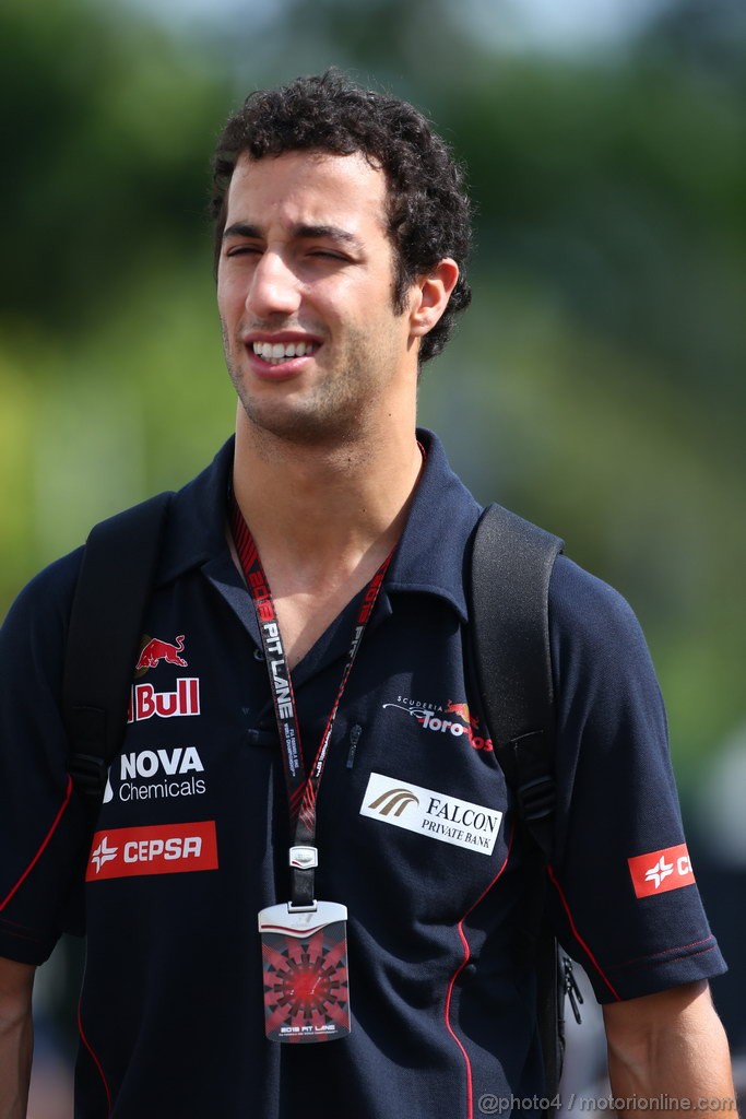GP SINGAPORE, 21.09.2013- Daniel Ricciardo (AUS) Scuderia Toro Rosso STR8