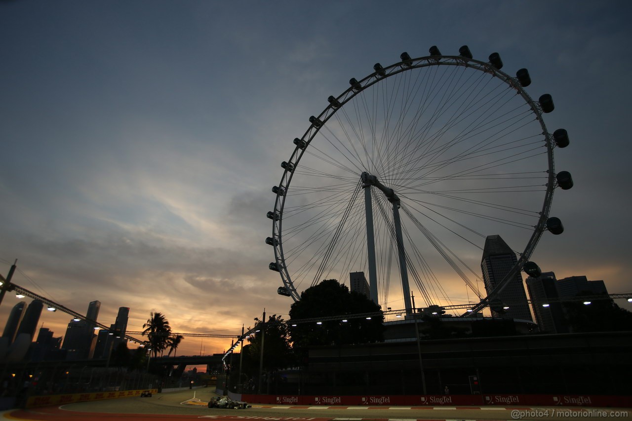 GP SINGAPORE, 21.09.2013- Free practice 3, Lewis Hamilton (GBR) Mercedes AMG F1 W04