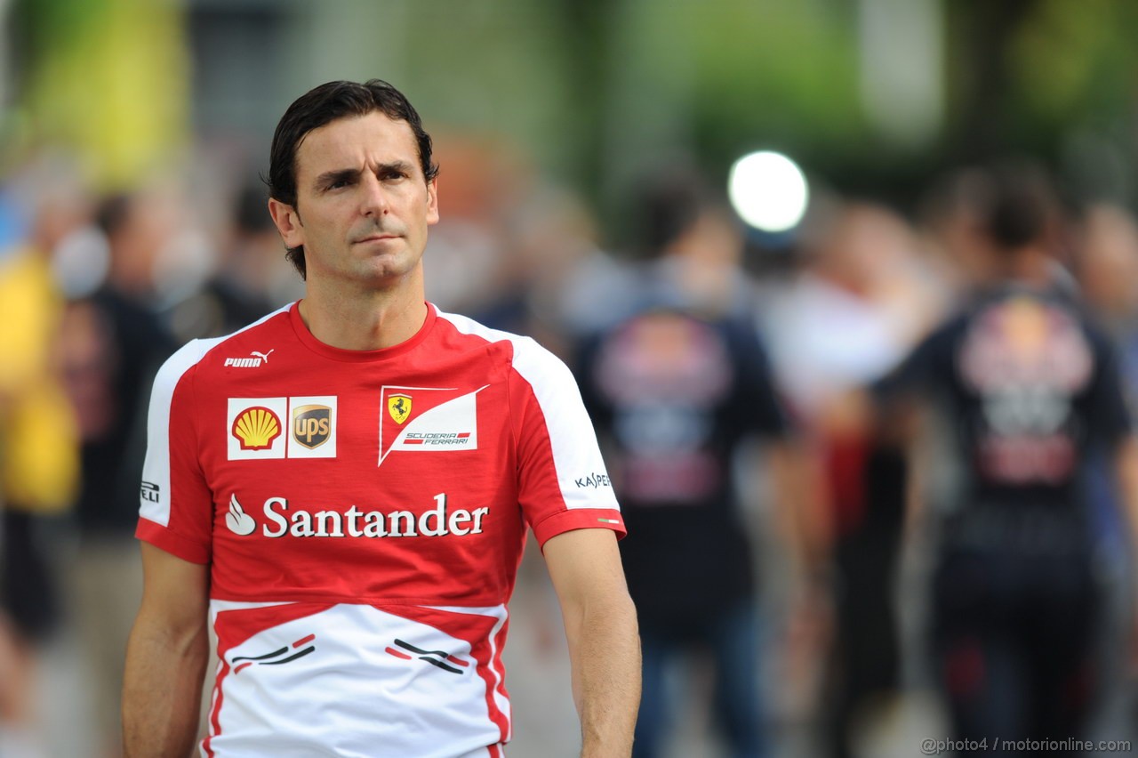 GP SINGAPORE, 21.09.2013- Pedro De La Rosa (SPA) Ferrari test Driver