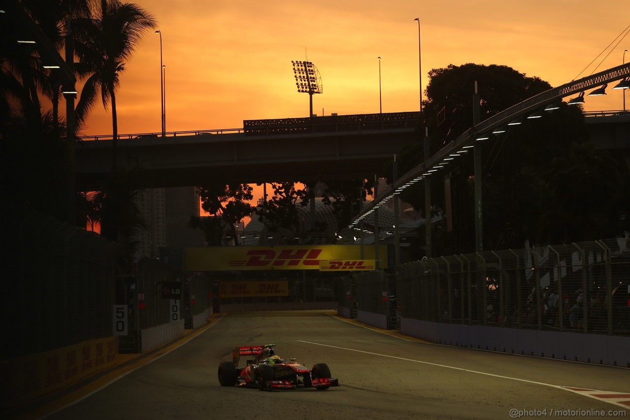 GP SINGAPORE, 21.09.2013- Free practice 3, Sergio Perez (MEX) McLaren MP4-28