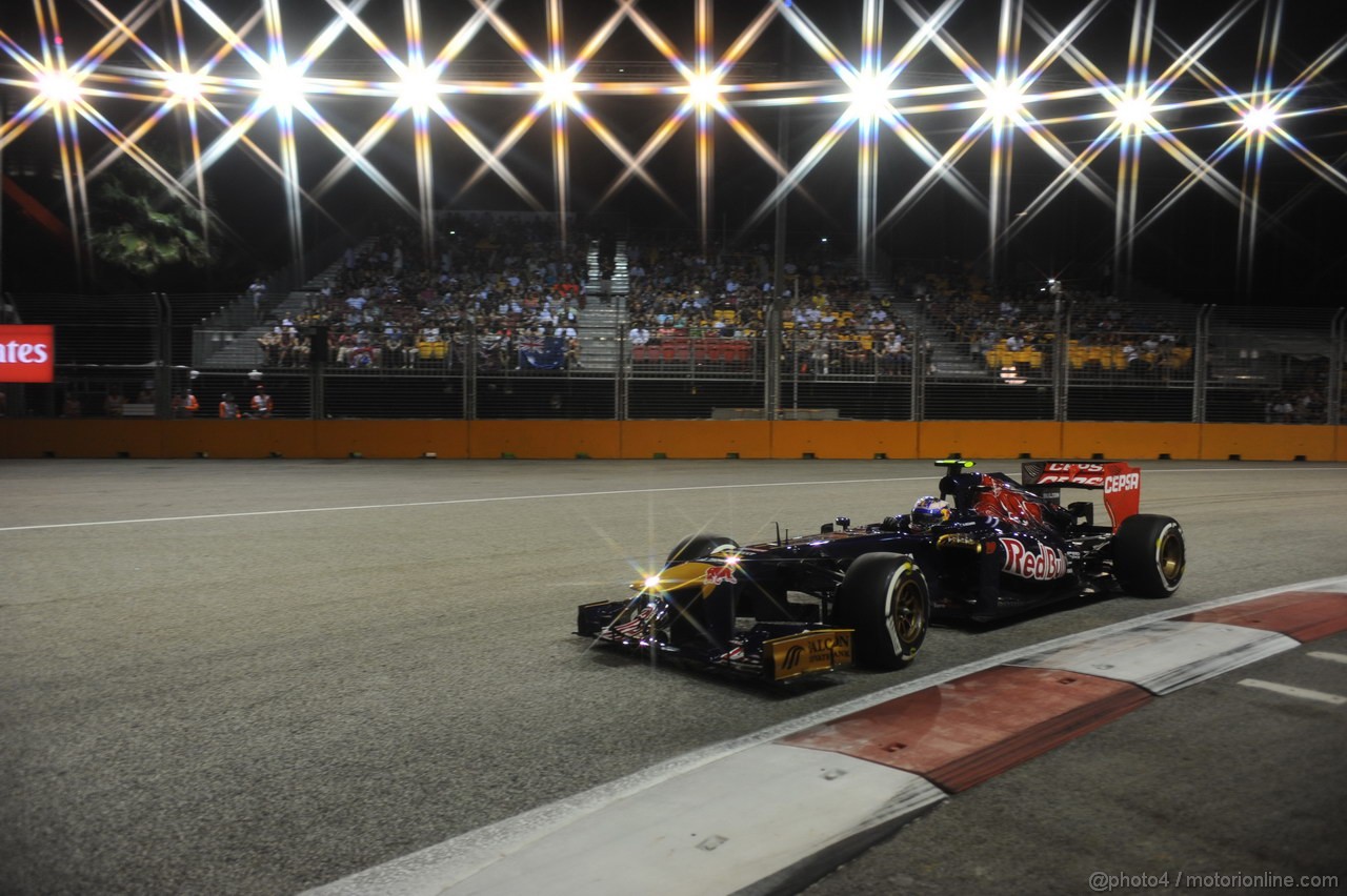 GP SINGAPORE, 21.09.2013- Qualifiche, Daniel Ricciardo (AUS) Scuderia Toro Rosso STR8