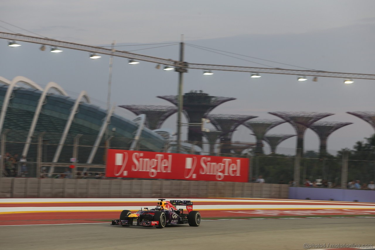 GP SINGAPORE, 20.09.2013- Prove Libere 1: Sebastian Vettel (GER) Red Bull Racing RB9 