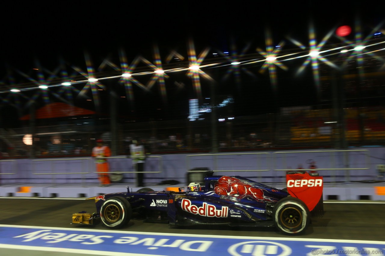 GP SINGAPORE, 20.09.2013- Prove Libere 1: Jean-Eric Vergne (FRA) Scuderia Toro Rosso STR8 
