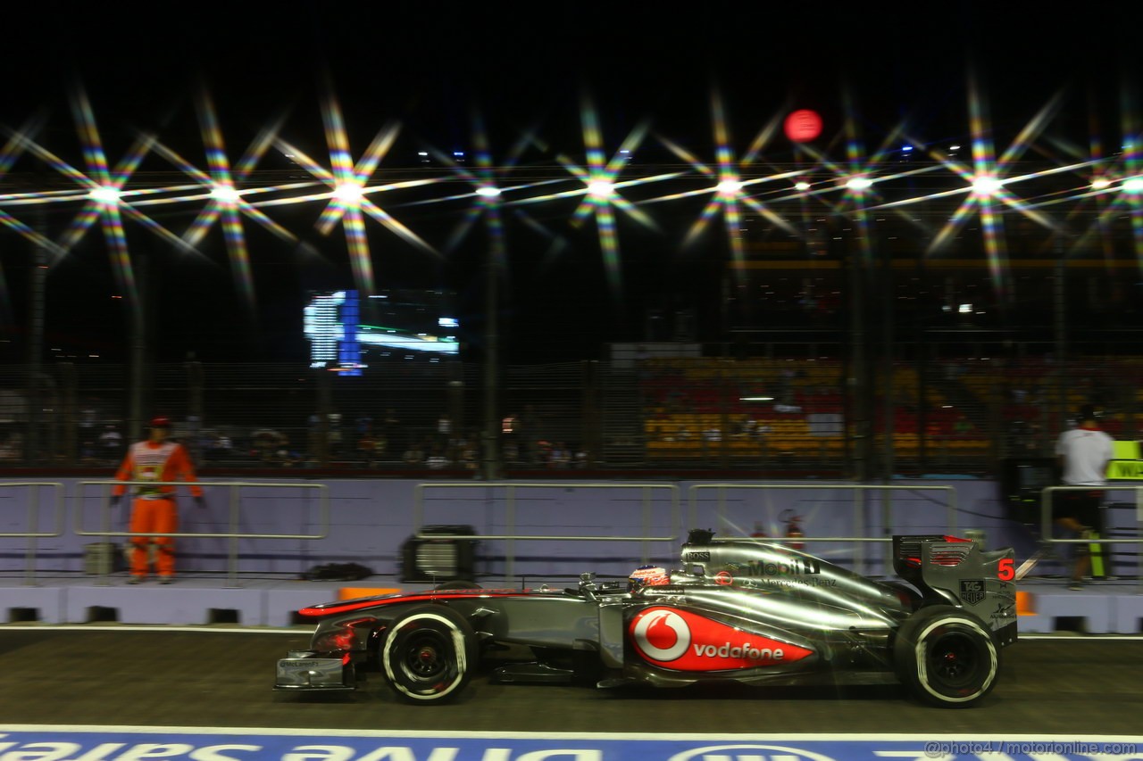 GP SINGAPORE, 20.09.2013- Prove Libere 1: Jenson Button (GBR) McLaren Mercedes MP4-28 