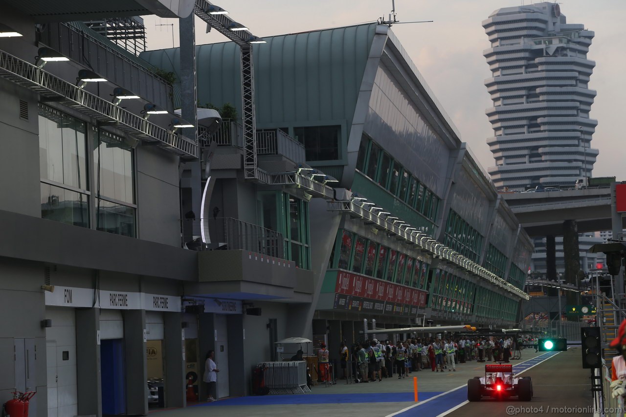 GP SINGAPORE, 20.09.2013- Prove Libere 1: Sergio Perez (MEX) McLaren MP4-28 