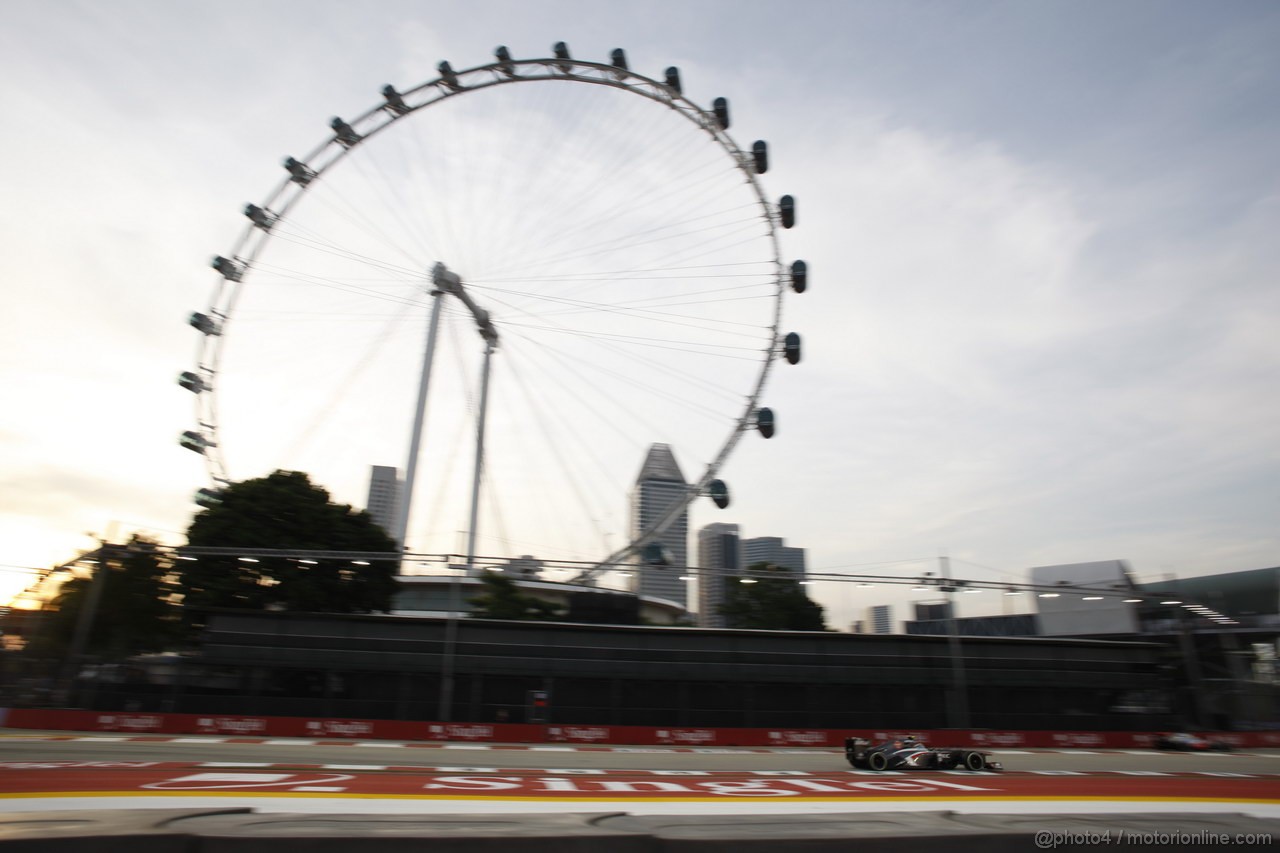 GP SINGAPORE, 20.09.2013- Prove Libere 1: Esteban Gutierrez (MEX), Sauber F1 Team C32  