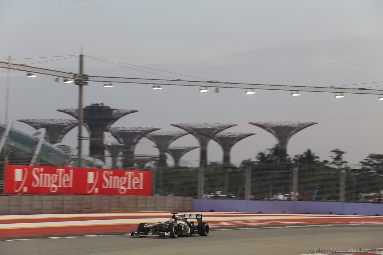 GP SINGAPORE, 20.09.2013- Prove Libere 1: Nico Hulkenberg (GER) Sauber F1 Team C32 