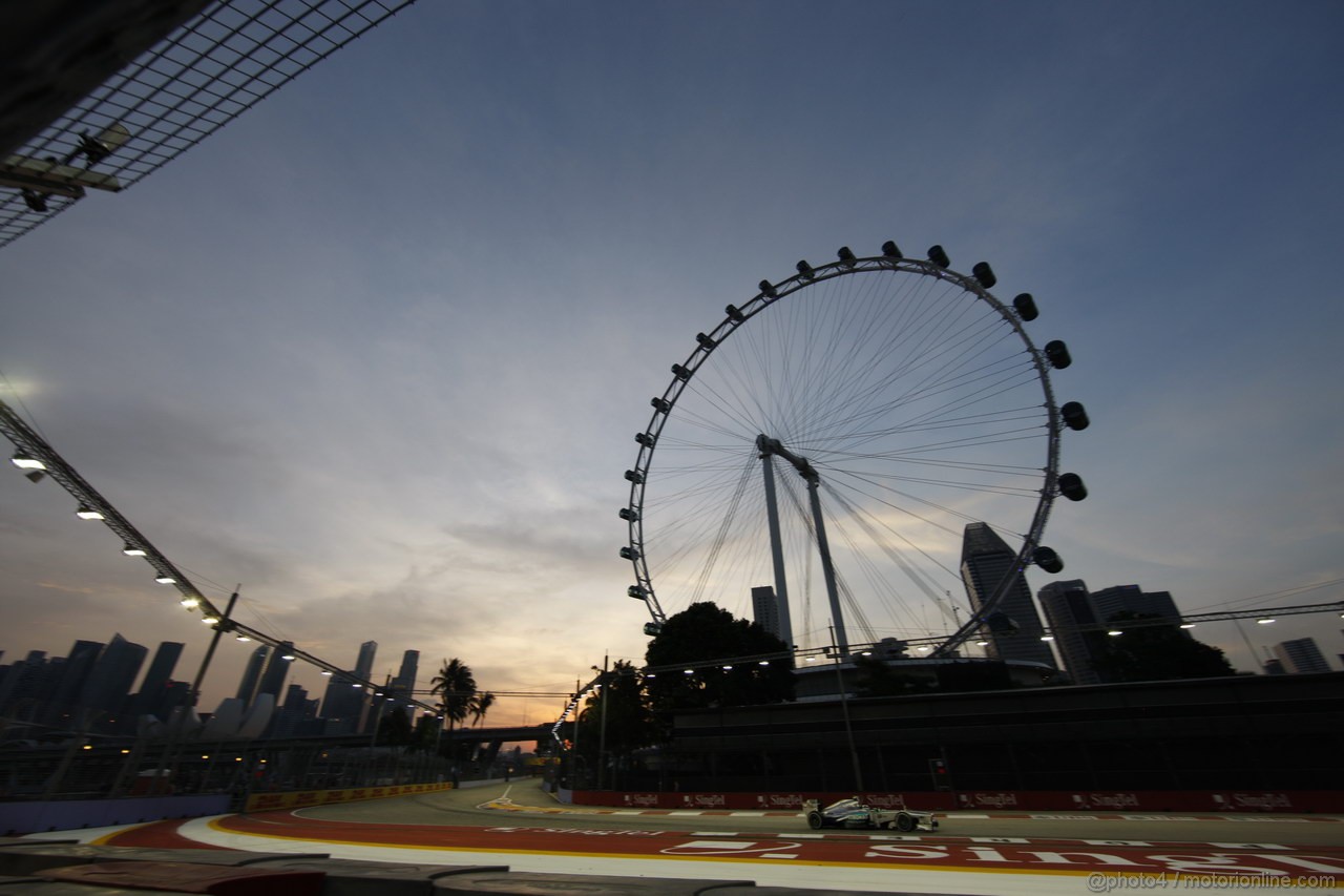 GP SINGAPORE, 20.09.2013- Prove Libere 1: Nico Rosberg (GER) Mercedes AMG F1 W04 