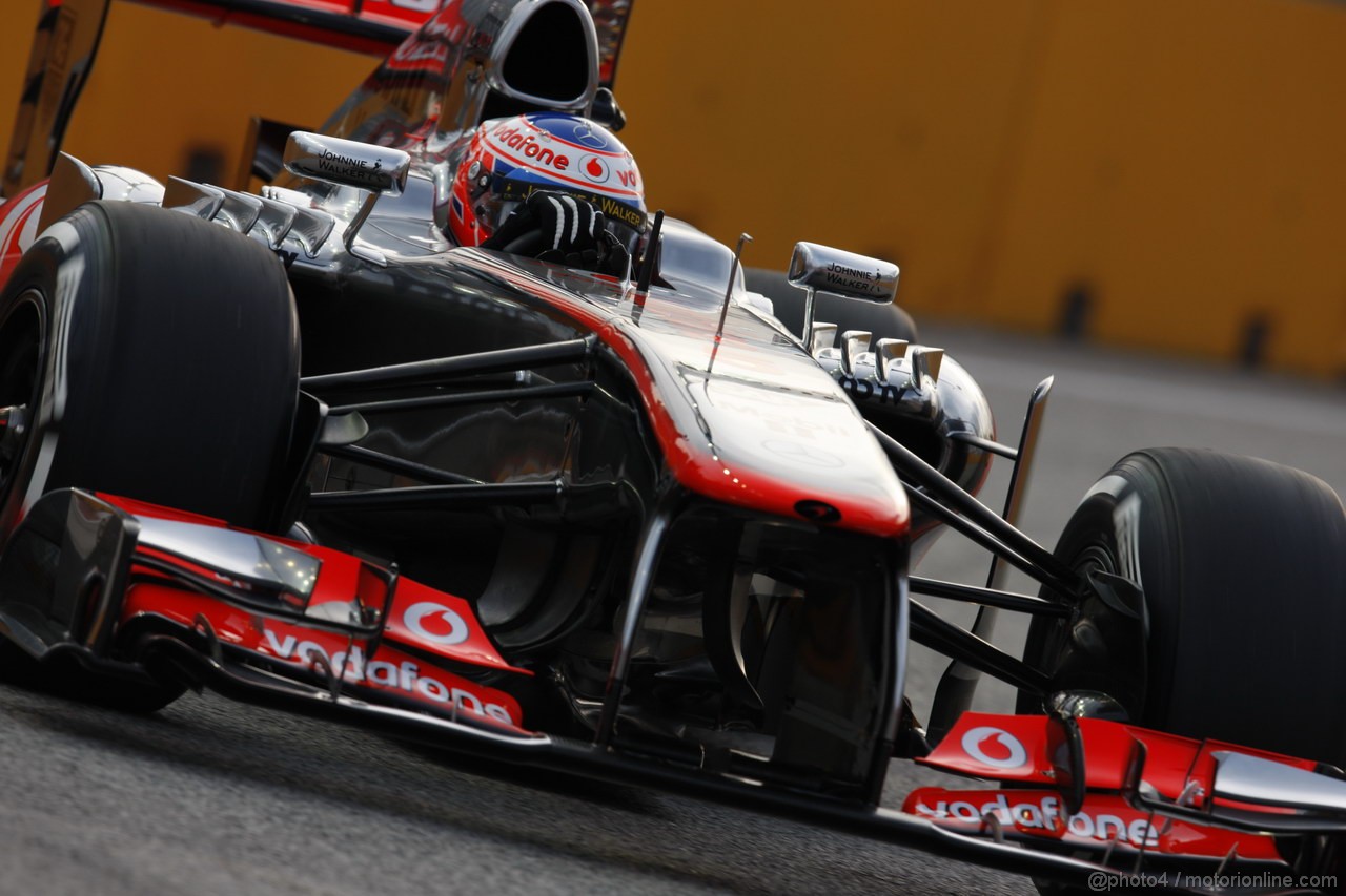 GP SINGAPORE, 20.09.2013- Prove Libere 1: Jenson Button (GBR) McLaren Mercedes MP4-28 
