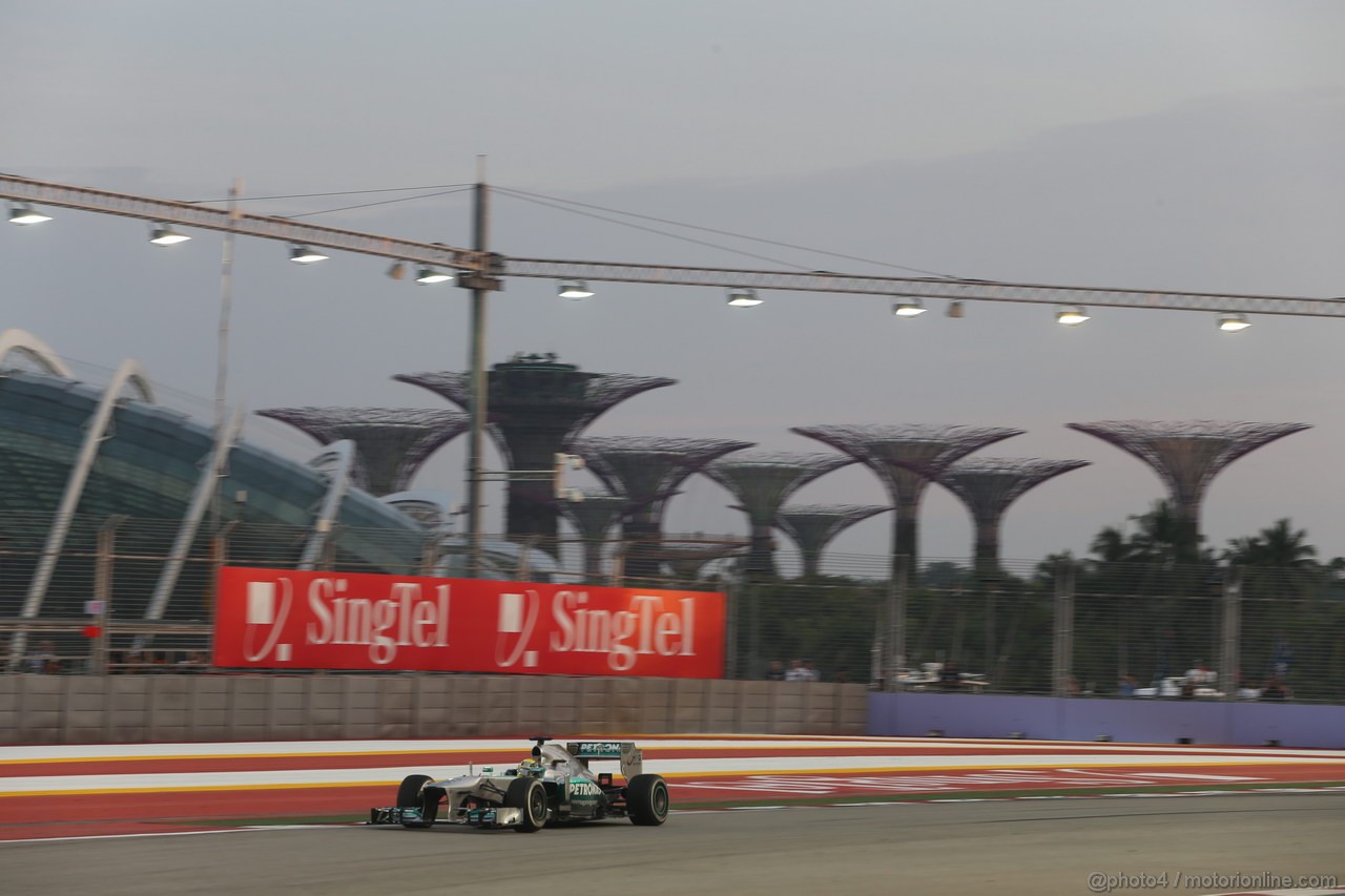 GP SINGAPORE, 20.09.2013- Prove Libere 1: Nico Rosberg (GER) Mercedes AMG F1 W04 