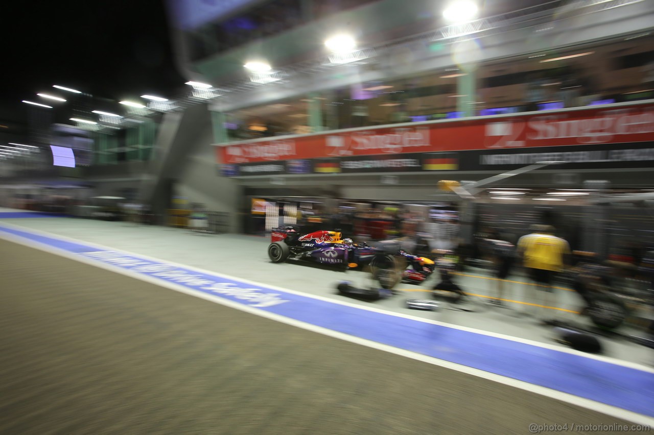 GP SINGAPORE, 20.09.2013- Prove Libere 1: Sebastian Vettel (GER) Red Bull Racing RB9 