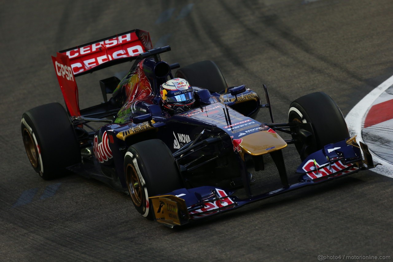 GP SINGAPORE, 20.09.2013- Prove Libere 1: Jean-Eric Vergne (FRA) Scuderia Toro Rosso STR8 
