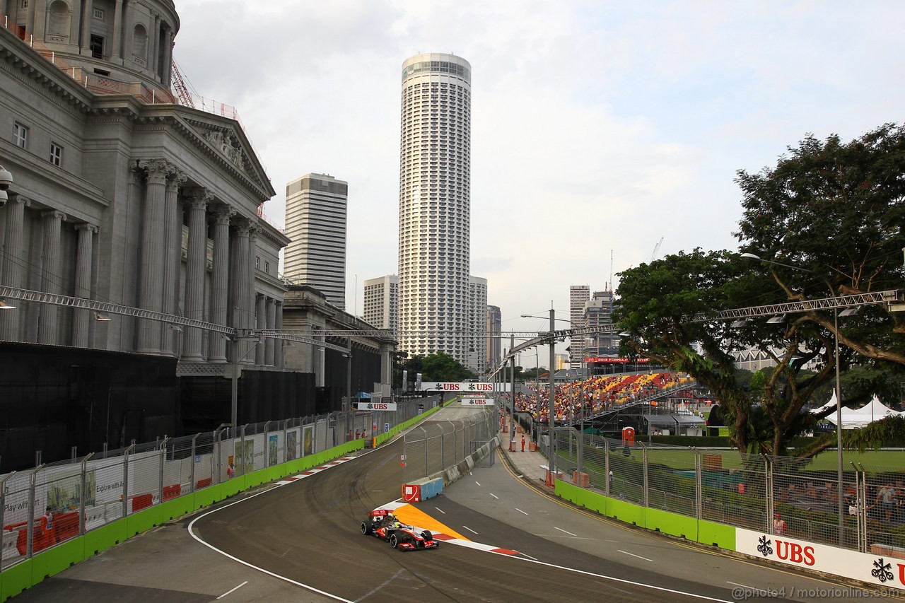 GP SINGAPORE, 20.09.2013- Prove Libere 1: Sergio Perez (MEX) McLaren MP4-28 