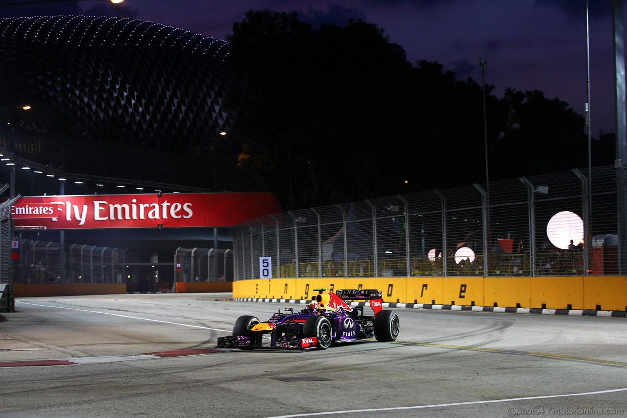 GP SINGAPORE, 20.09.2013-  Prove Libere 1, Mark Webber (AUS) Red Bull Racing RB9