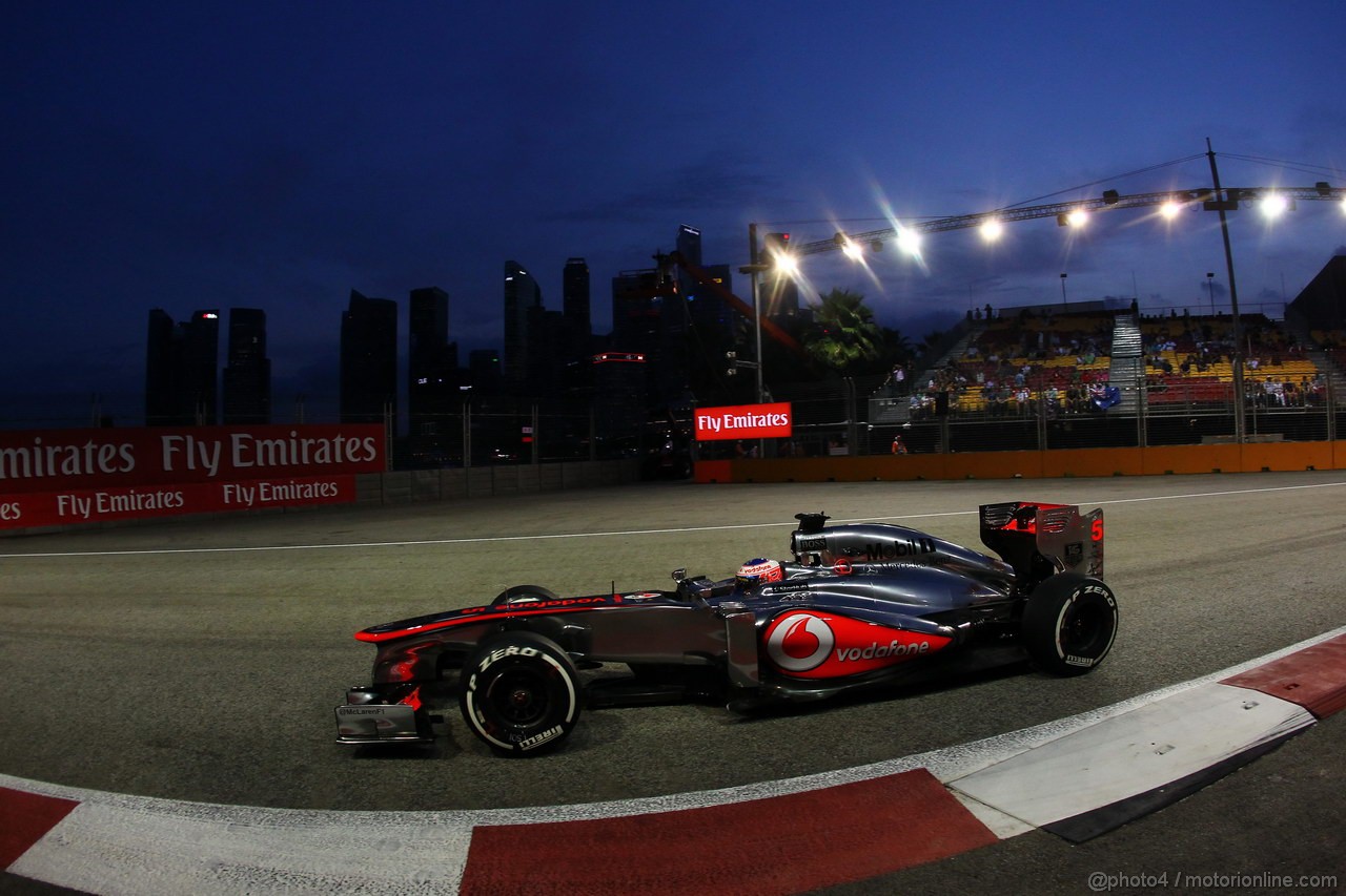 GP SINGAPORE, 20.09.2013-  Prove Libere 1, Jenson Button (GBR) McLaren Mercedes MP4-28