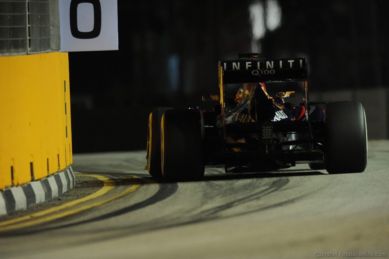 GP SINGAPORE, 20.09.2013- Prove Libere 2: Sebastian Vettel (GER) Red Bull Racing RB9 