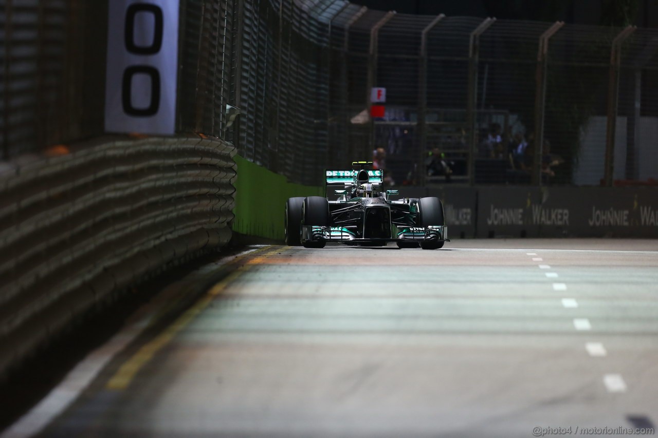 GP SINGAPORE, 20.09.2013- Prove Libere 2: Lewis Hamilton (GBR) Mercedes AMG F1 W04 