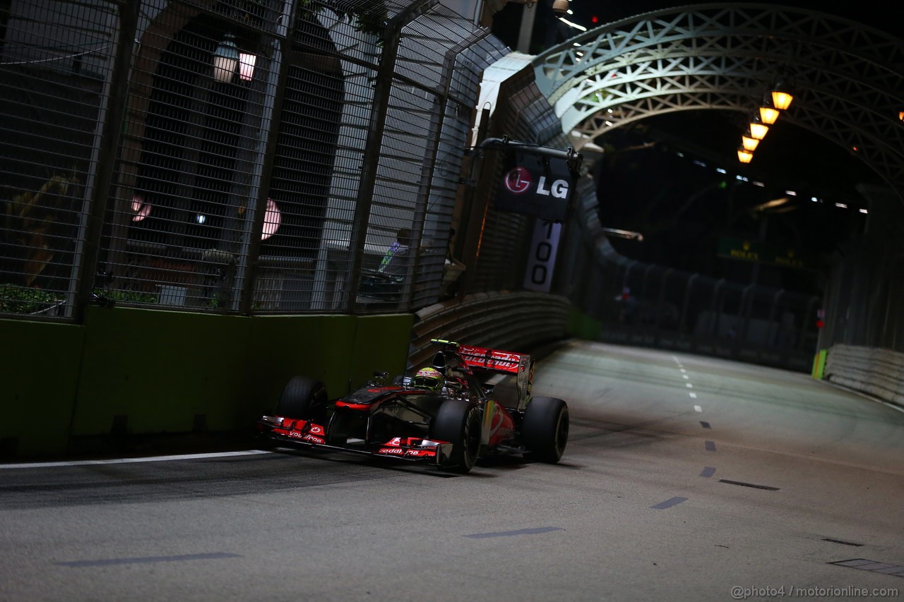 GP SINGAPORE, 20.09.2013- Prove Libere 2: Sergio Perez (MEX) McLaren MP4-28 