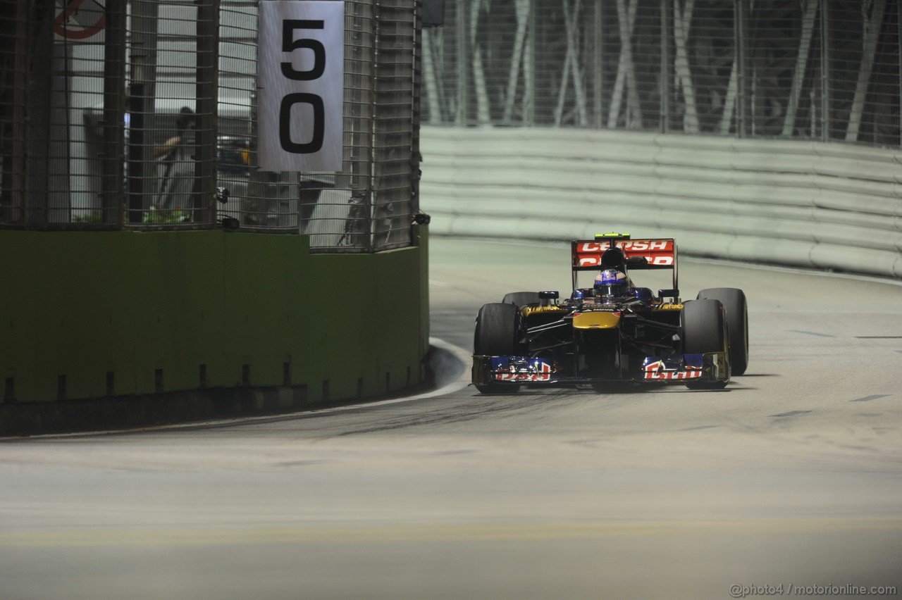 GP SINGAPORE, 20.09.2013- Prove Libere 2: Daniel Ricciardo (AUS) Scuderia Toro Rosso STR8 