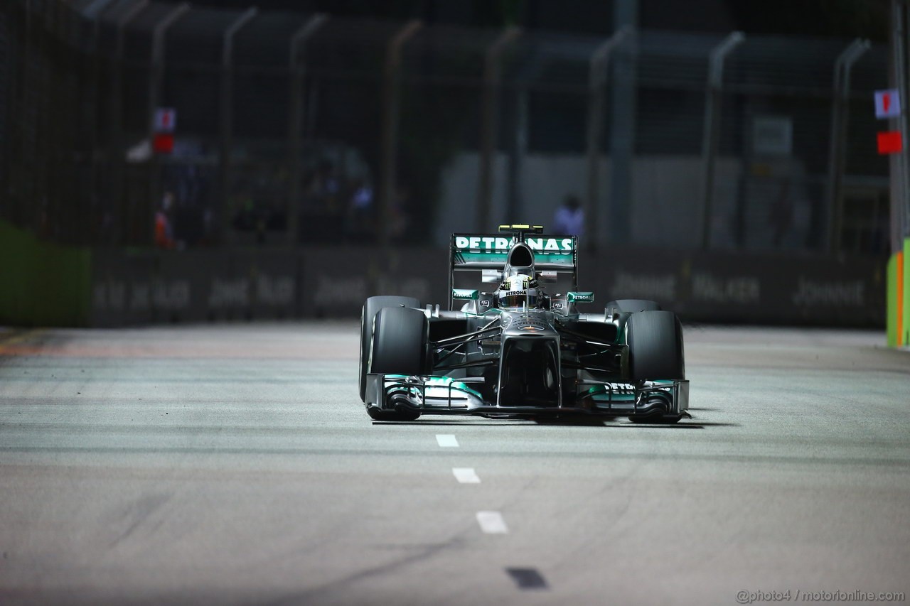 GP SINGAPORE, 20.09.2013- Prove Libere 2: Lewis Hamilton (GBR) Mercedes AMG F1 W04 