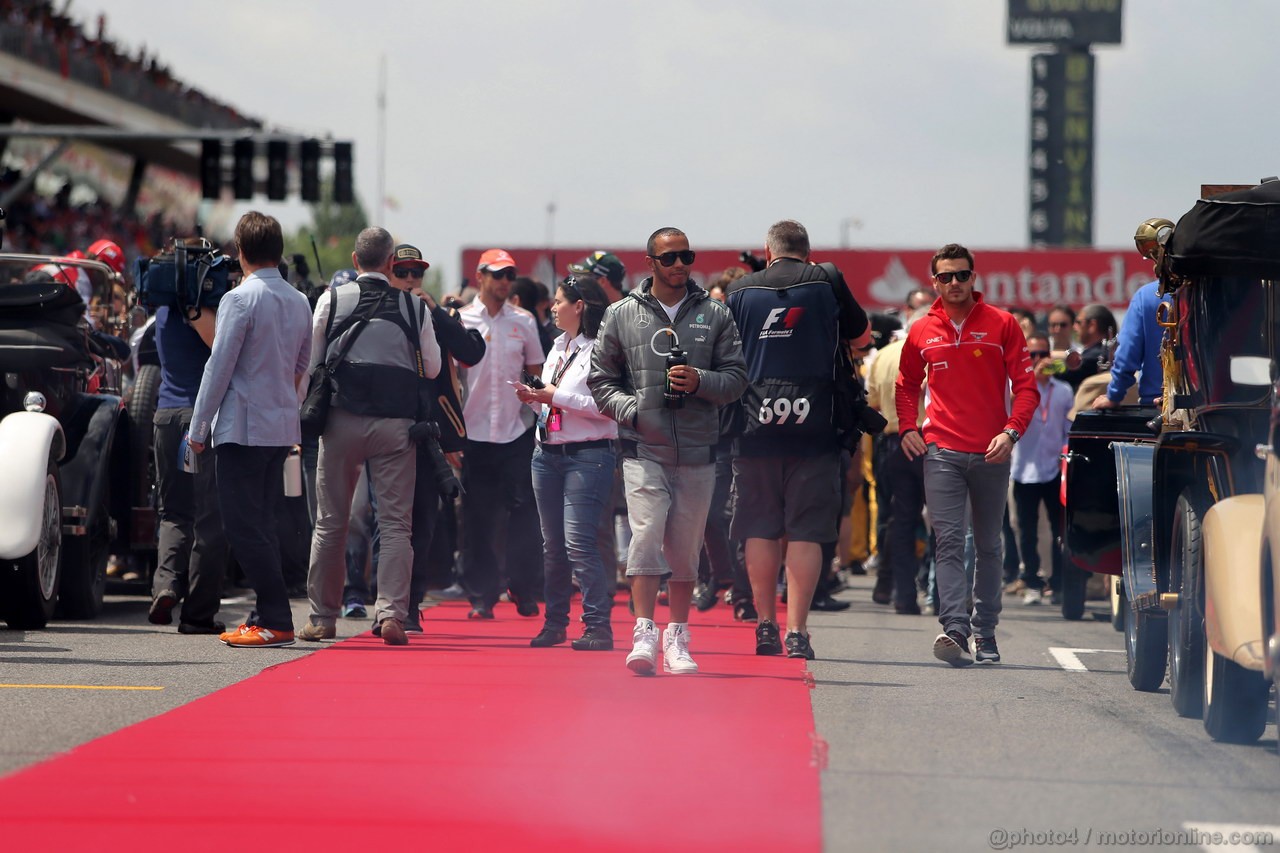 GP SPAGNA, 12.05.2013- Lewis Hamilton (GBR) Mercedes AMG F1 W04 e Jules Bianchi (FRA) Marussia F1 Team MR02 