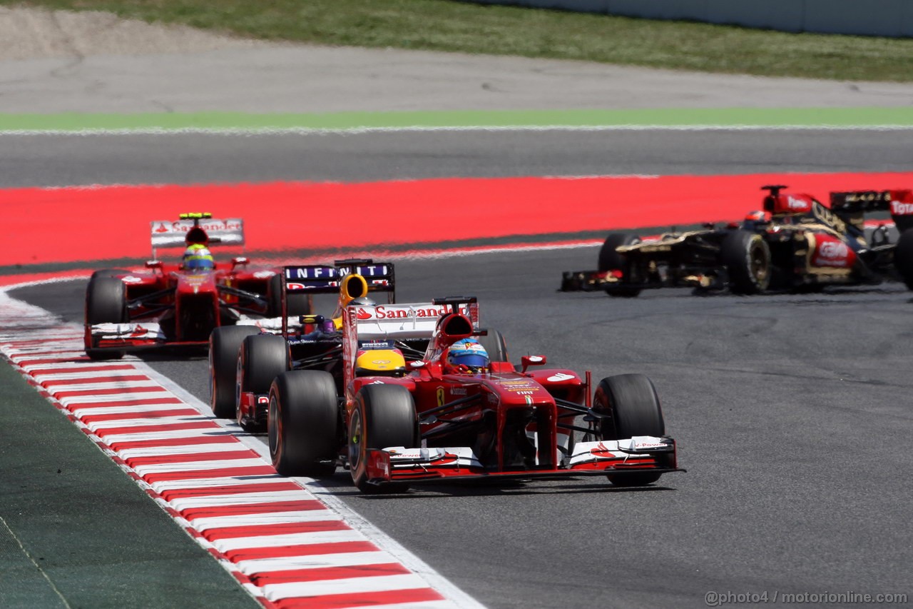 GP SPAGNA, 12.05.2013-  Gara, Fernando Alonso (ESP) Ferrari F138 davanti a Sebastian Vettel (GER) Red Bull Racing RB9 