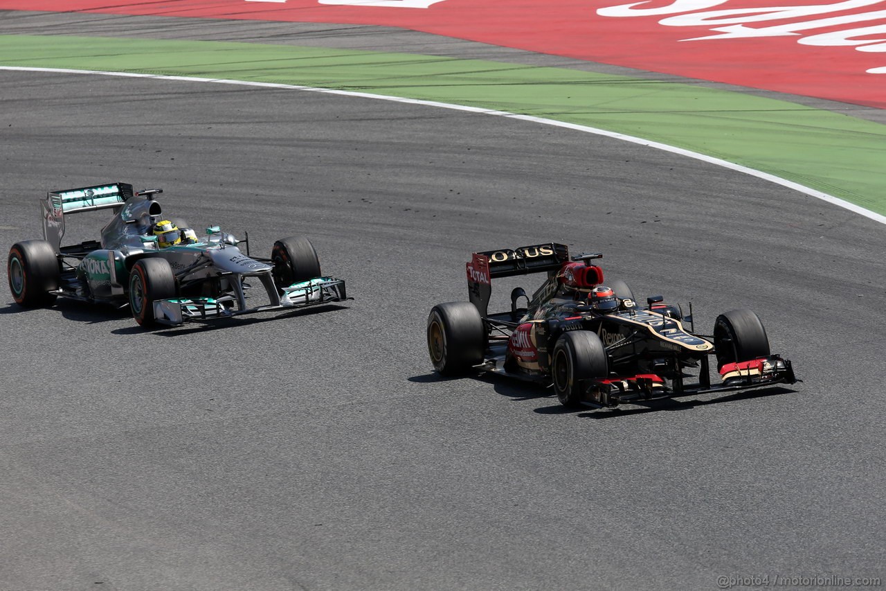 GP SPAGNA, 12.05.2013-  Gara, Nico Rosberg (GER) Mercedes AMG F1 W04 e Kimi Raikkonen (FIN) Lotus F1 Team E21 