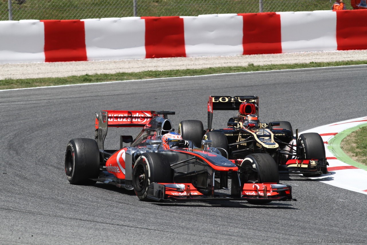 GP SPAGNA, 12.05.2013-  Gara, Jenson Button (GBR) McLaren Mercedes MP4-28 e Kimi Raikkonen (FIN) Lotus F1 Team E21 
