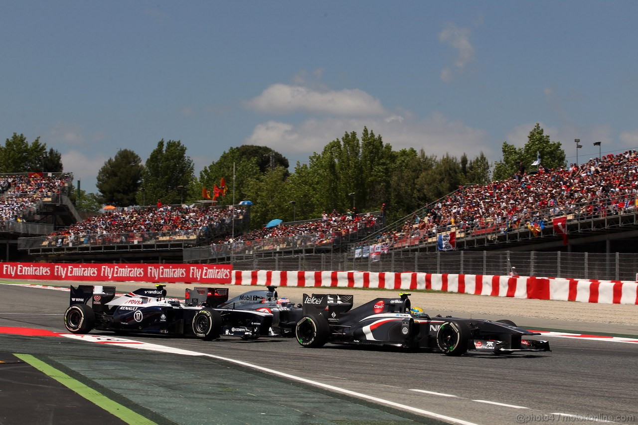 GP SPAGNA, 12.05.2013-Gara, Esteban Gutierrez (MEX), Sauber F1 Team C32 davanti a Jenson Button (GBR) McLaren Mercedes MP4-28 e Valtteri Bottas (FIN), Williams F1 Team FW35 