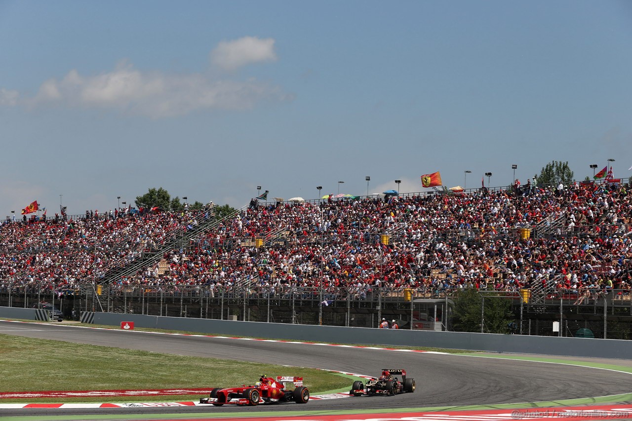 GP SPAGNA, 12.05.2013-Gara, Felipe Massa (BRA) Ferrari F138 e Kimi Raikkonen (FIN) Lotus F1 Team E21 