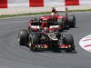 GP SPAGNA, 12.05.2013-  Gara, Kimi Raikkonen (FIN) Lotus F1 Team E21 davanti a Felipe Massa (BRA) Ferrari F138 