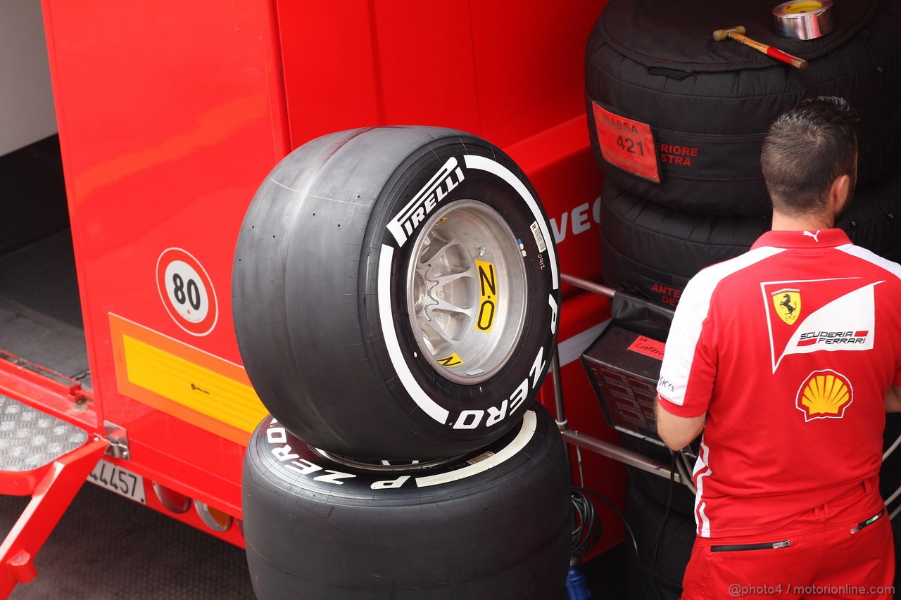 GP SPAGNA, 09.05.2013- Pirelli Tyre e OZ Wheel of Ferrari