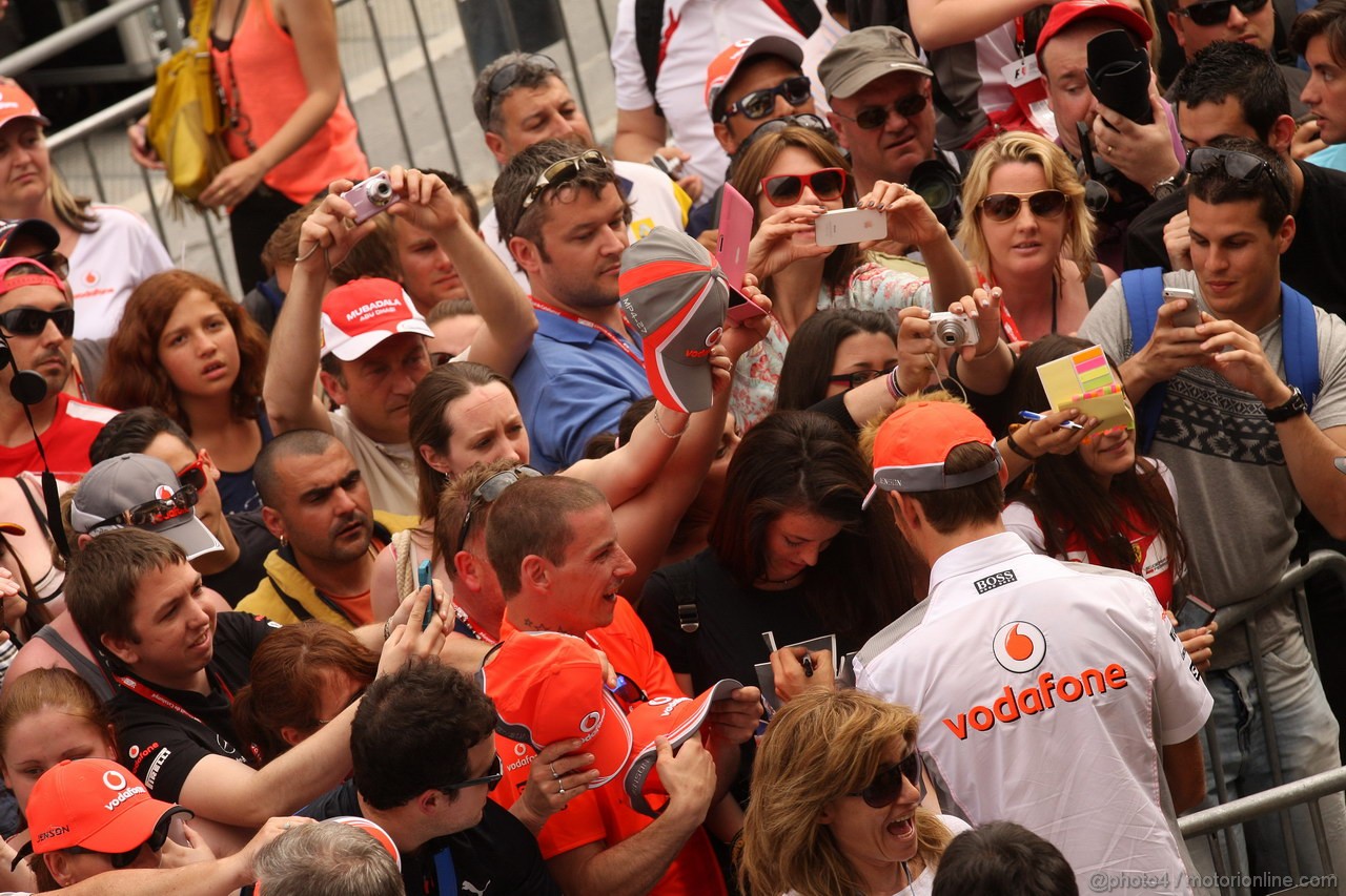GP SPAGNA, 09.05.2013- Autograph session, Jenson Button (GBR) McLaren Mercedes MP4-28