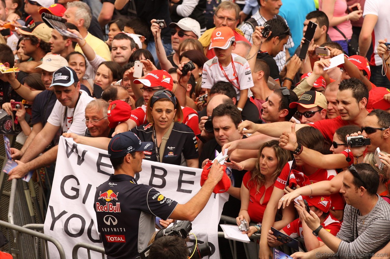 GP SPAGNA, 09.05.2013- Autograph session, Mark Webber (AUS) Red Bull Racing RB9